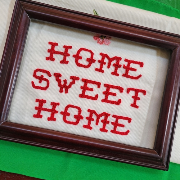 Home Sweet Home  Embroidered Tea Towel ~ Pioneer Woman ~ GUC ~ FINAL PRICE! - Picture 3 of 13